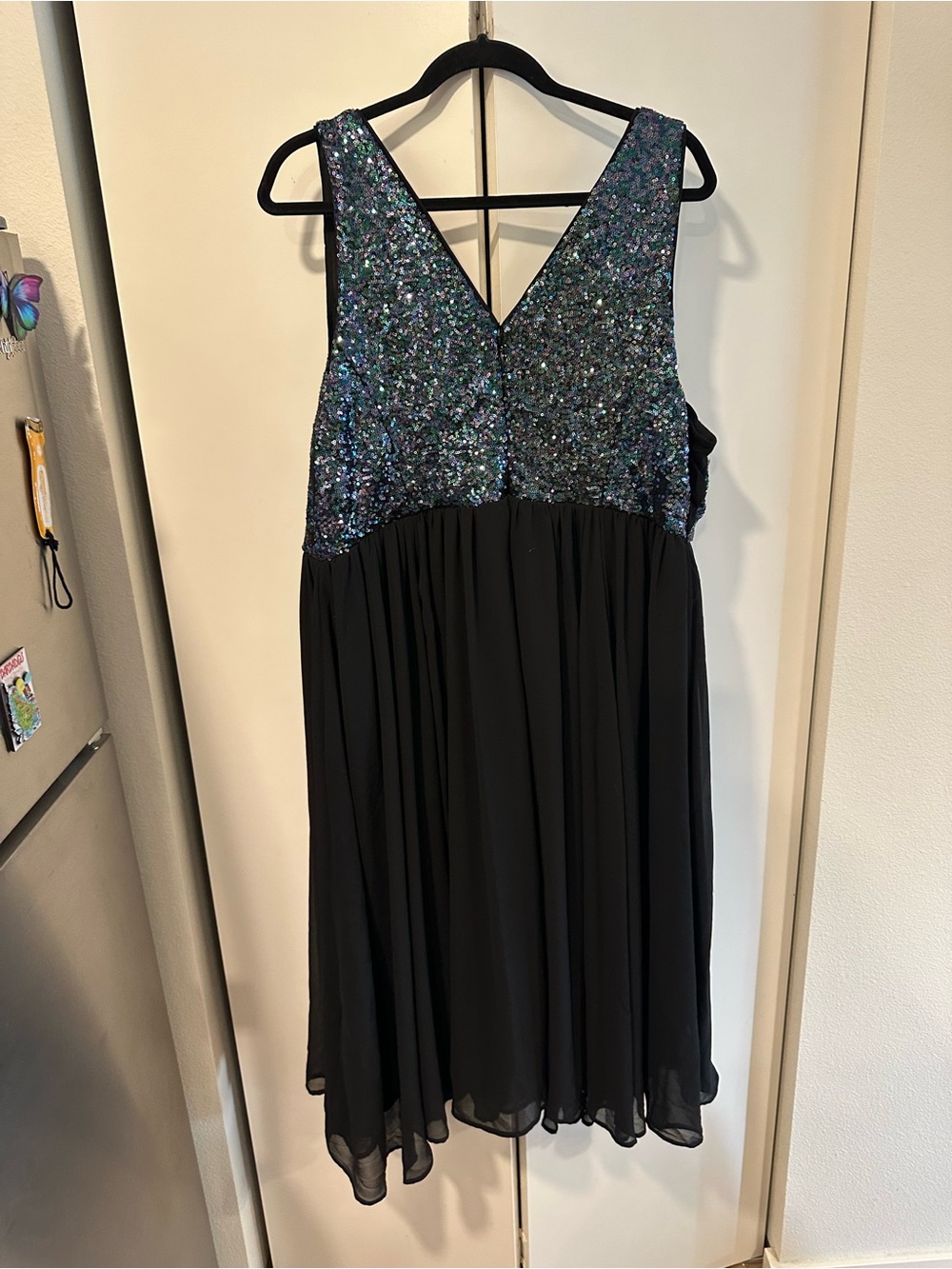 Torrid Size 22 Plus Size V-Neck Black Dress with Iridescent Sequin Bodice - Picture 9 of 11